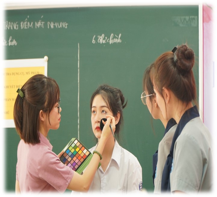 NGHỀ CHĂM SÓC SẮC ĐẸP