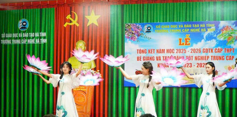 LỄ TỔNG KẾT NĂM HỌC 2025 – 2026 VÀ TRAO BẰNG TỐT NGHIỆP TRUNG CẤP, KHÓA HỌC 2023 – 2025
